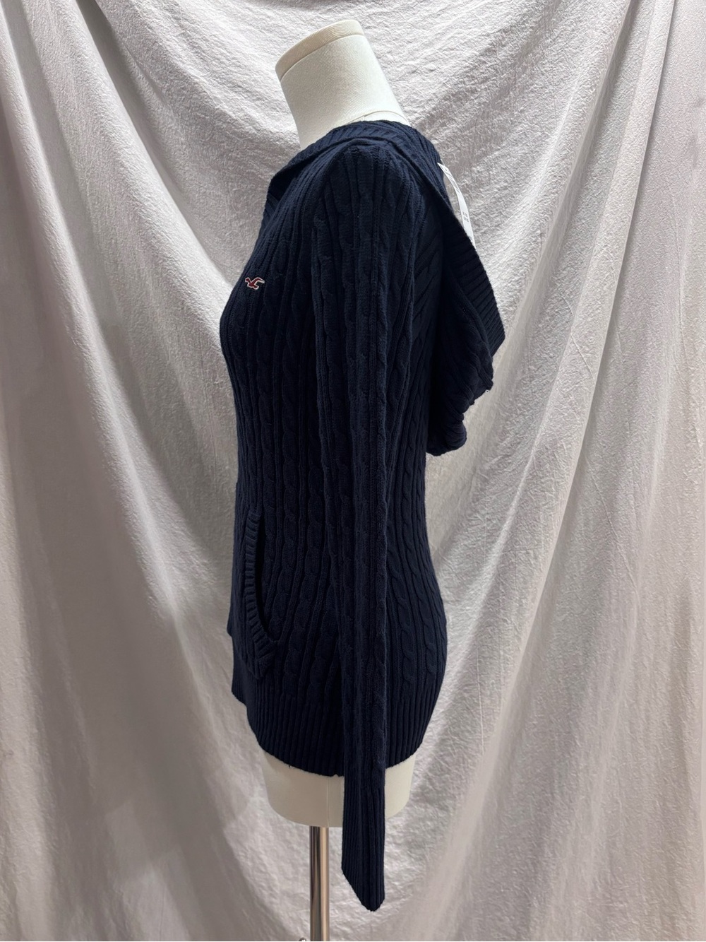 Hollister Cable Knit V Neck Hoodie Sweater Navy Blue Size Medium M NWT - Picture 4 of 10